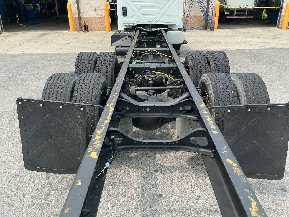 Cab and Chassis Truck-Light and Medium Duty Trucks-International-2022-MV607-Stoney Creek-ON-423,590\n\t\tkm-$ 60,500 - Image 8