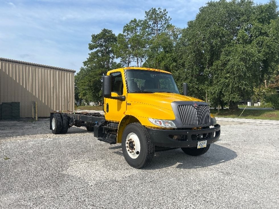 Cab and Chassis Truck-Light and Medium Duty Trucks-International-2022-MV607-Tallahassee-FL-191,812\n\t\tmiles-$ 43,500 - Image 1