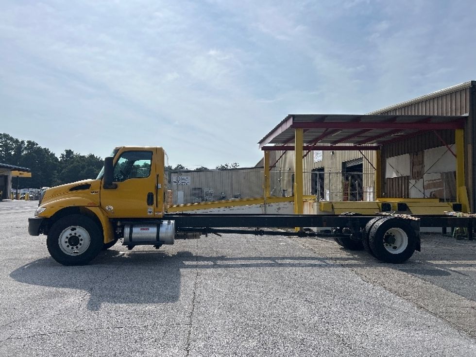 Cab and Chassis Truck-Light and Medium Duty Trucks-International-2022-MV607-Tallahassee-FL-191,812\n\t\tmiles-$ 43,500 - Image 4