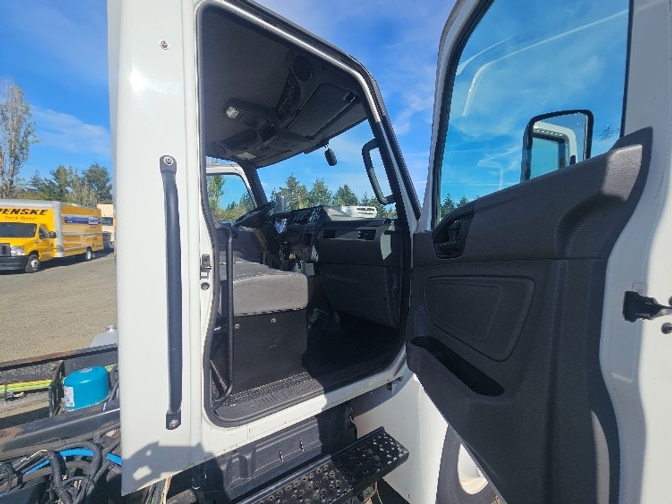 Cab and Chassis Truck-Light and Medium Duty Trucks-International-2022-MV607-Tumwater-WA-160,551\n\t\tmiles-$ 50,250 - Image 15