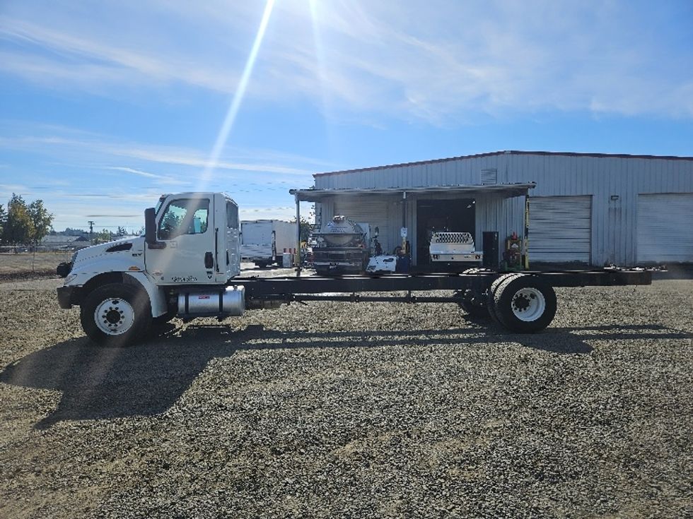 Cab and Chassis Truck-Light and Medium Duty Trucks-International-2022-MV607-Tumwater-WA-160,551\n\t\tmiles-$ 50,250 - Image 4