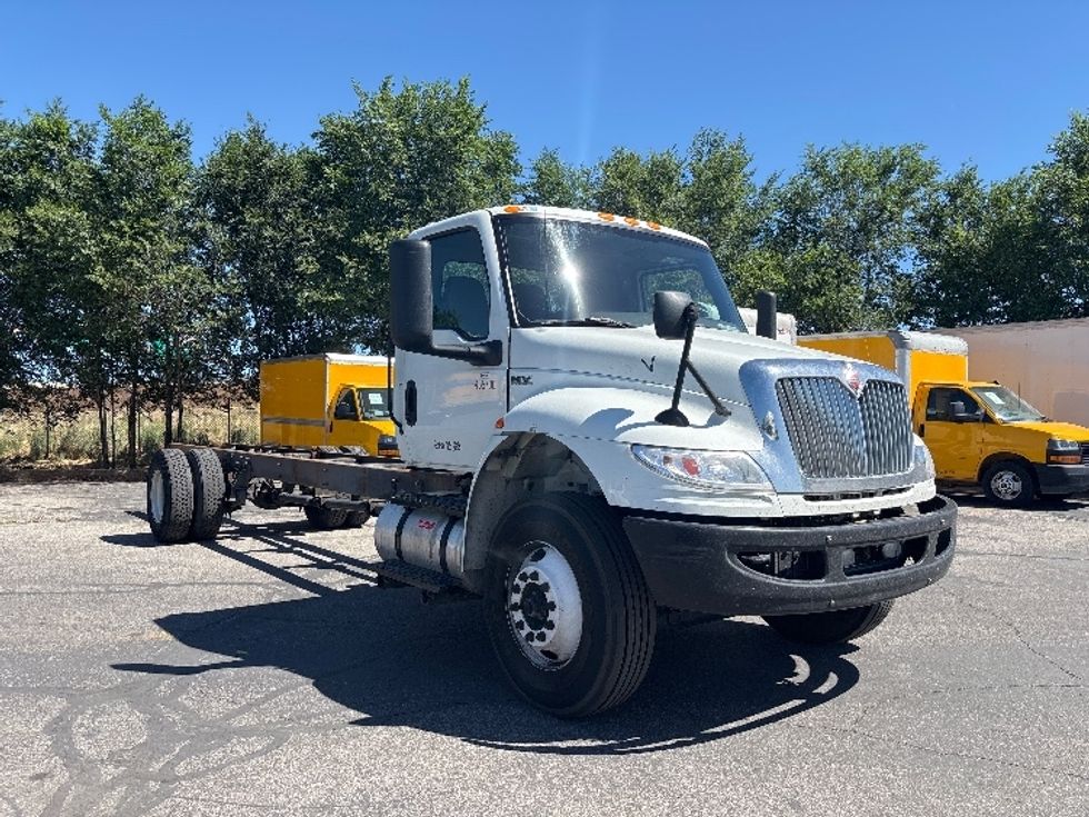 Cab and Chassis Truck-Light and Medium Duty Trucks-International-2022-MV607-West Valley City-UT-356,237\n\t\tmiles-$ 25,250 - Image 1