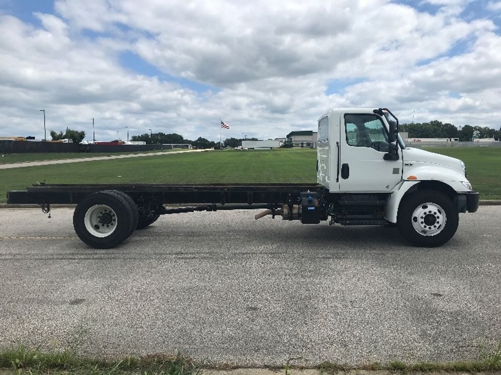 Cab and Chassis Truck-Light and Medium Duty Trucks-International-2023-MV607-Evansville-IN-125,336\n\t\tmiles-$ 57,000 - Image 10