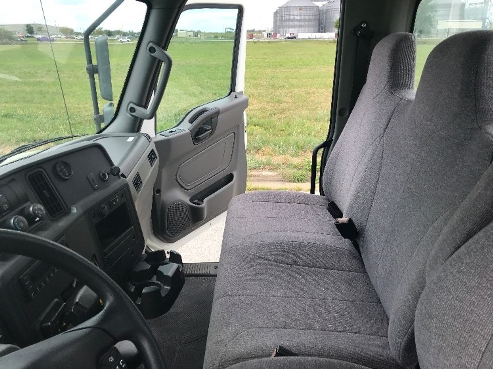 Cab and Chassis Truck-Light and Medium Duty Trucks-International-2023-MV607-Evansville-IN-125,336\n\t\tmiles-$ 57,000 - Image 14