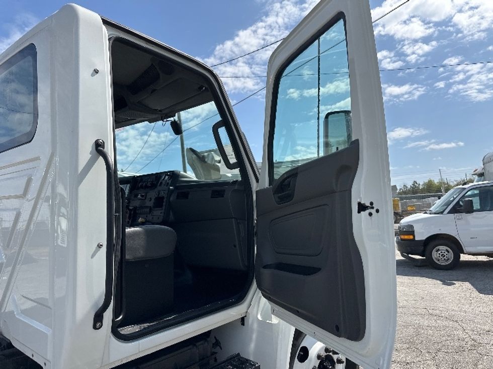 Cab and Chassis Truck-Light and Medium Duty Trucks-International-2025-MV607N-Pensacola-FL-20,798\n\t\tmiles-$ 90,750 - Image 15