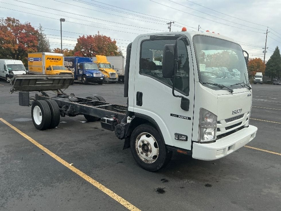 Cab and Chassis Truck-Light and Medium Duty Trucks-Isuzu-2017-NPR EFI-Clackamas-OR-134,843\n\t\tmiles-$ 27,750 - Image 1