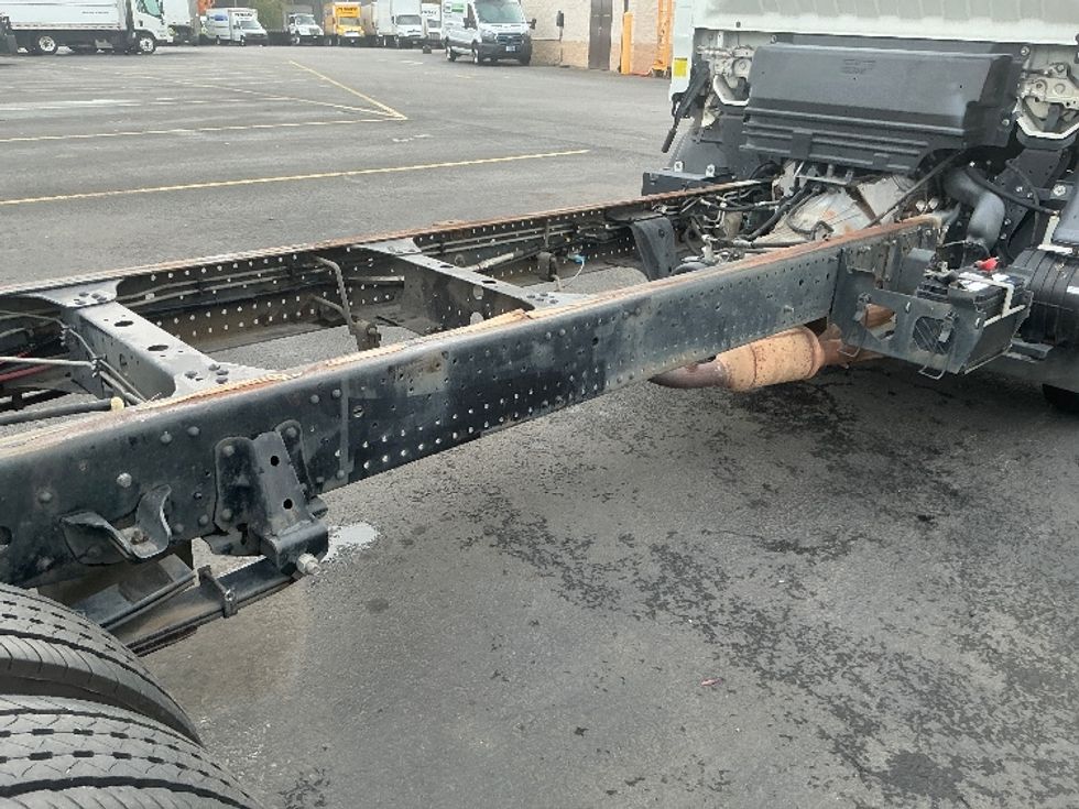 Cab and Chassis Truck-Light and Medium Duty Trucks-Isuzu-2017-NPR EFI-Clackamas-OR-134,843\n\t\tmiles-$ 27,750 - Image 12