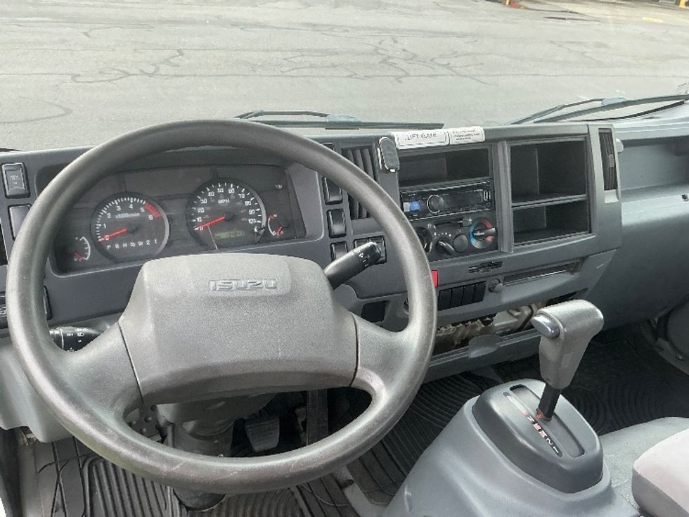 Cab and Chassis Truck-Light and Medium Duty Trucks-Isuzu-2017-NPR EFI-Clackamas-OR-134,843\n\t\tmiles-$ 27,750 - Image 16