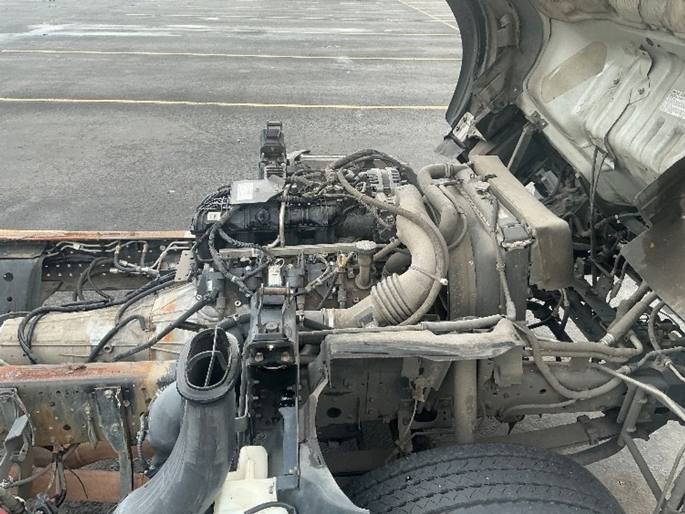 Cab and Chassis Truck-Light and Medium Duty Trucks-Isuzu-2017-NPR EFI-Clackamas-OR-134,843\n\t\tmiles-$ 27,750 - Image 21