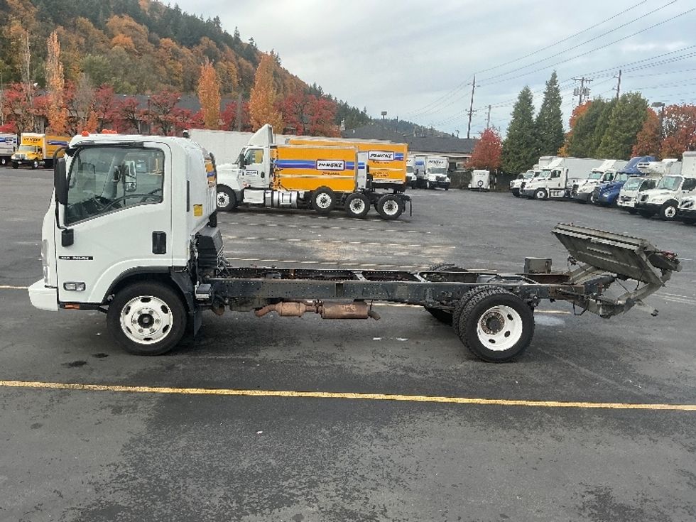 Cab and Chassis Truck-Light and Medium Duty Trucks-Isuzu-2017-NPR EFI-Clackamas-OR-134,843\n\t\tmiles-$ 27,750 - Image 4
