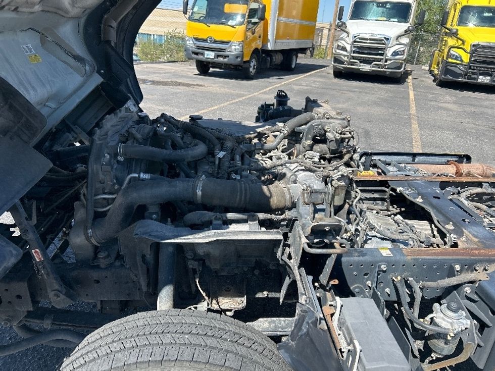 Cab and Chassis Truck-Light and Medium Duty Trucks-Isuzu-2018-NPR-El Paso-TX-333,714\n\t\tmiles-$ 20,500 - Image 19