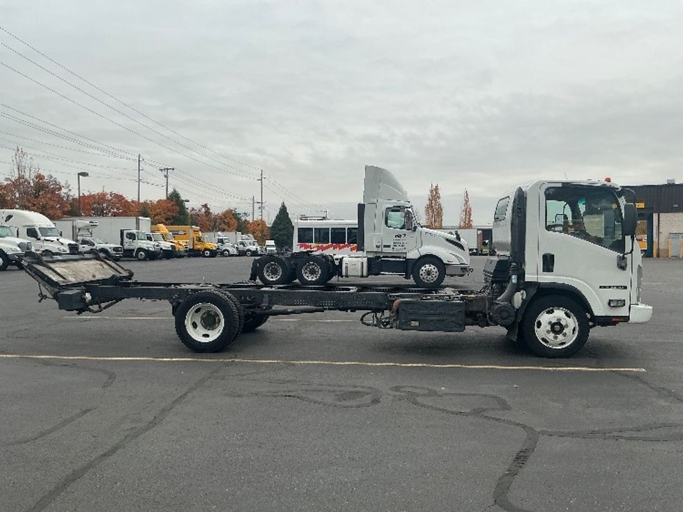 Cab and Chassis Truck-Light and Medium Duty Trucks-Isuzu-2018-NRR-Portland-OR-69,927\n\t\tmiles-$ 42,750 - Image 10
