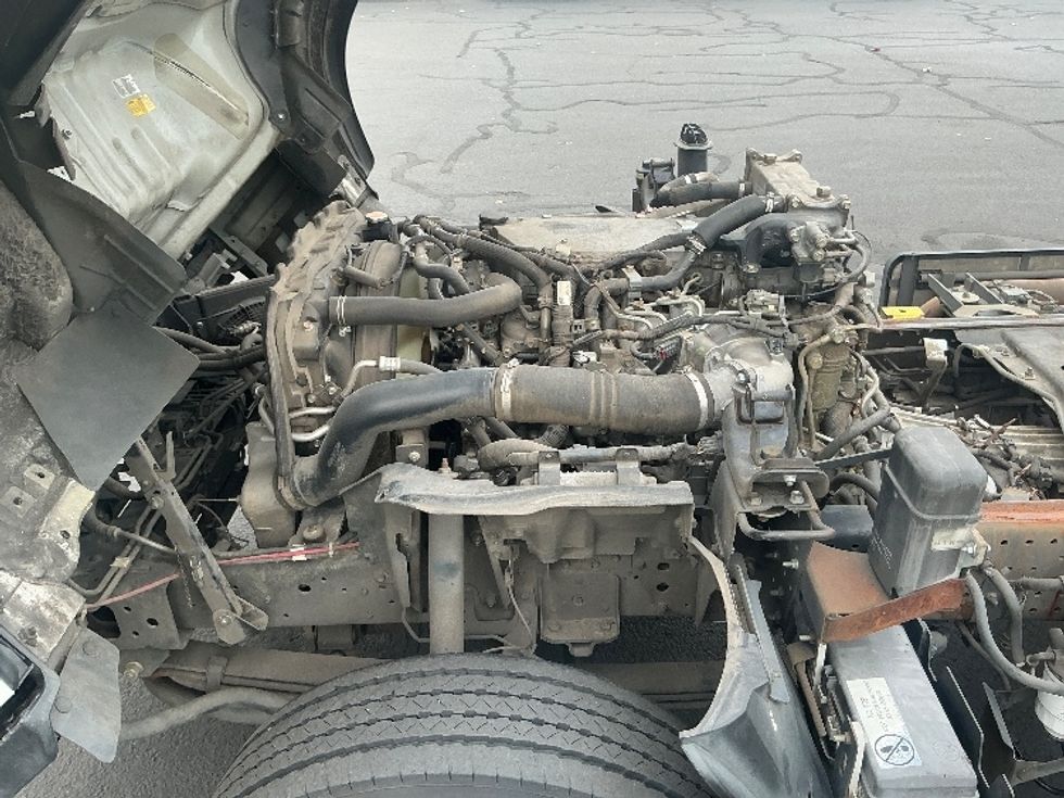 Cab and Chassis Truck-Light and Medium Duty Trucks-Isuzu-2018-NRR-Portland-OR-69,927\n\t\tmiles-$ 42,750 - Image 19