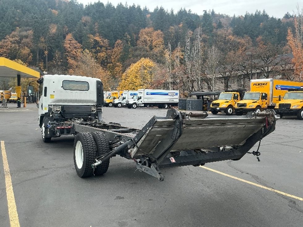 Cab and Chassis Truck-Light and Medium Duty Trucks-Isuzu-2018-NRR-Portland-OR-69,927\n\t\tmiles-$ 42,750 - Image 6