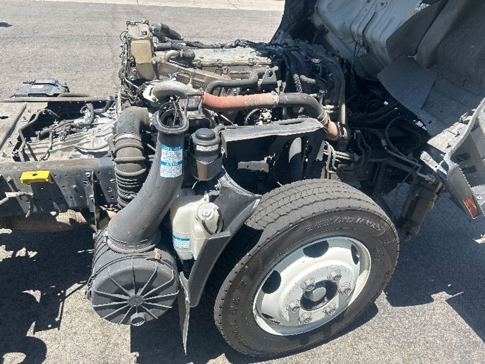 Cab and Chassis Truck-Light and Medium Duty Trucks-Isuzu-2019-NRR-Chino-CA-128,317\n\t\tmiles-$ 37,250 - Image 19