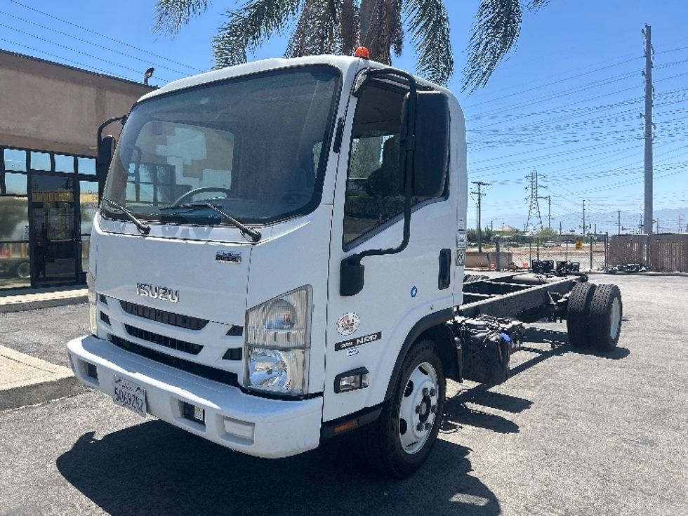 Cab and Chassis Truck-Light and Medium Duty Trucks-Isuzu-2019-NRR-Chino-CA-128,317\n\t\tmiles-$ 37,250 - Image 3