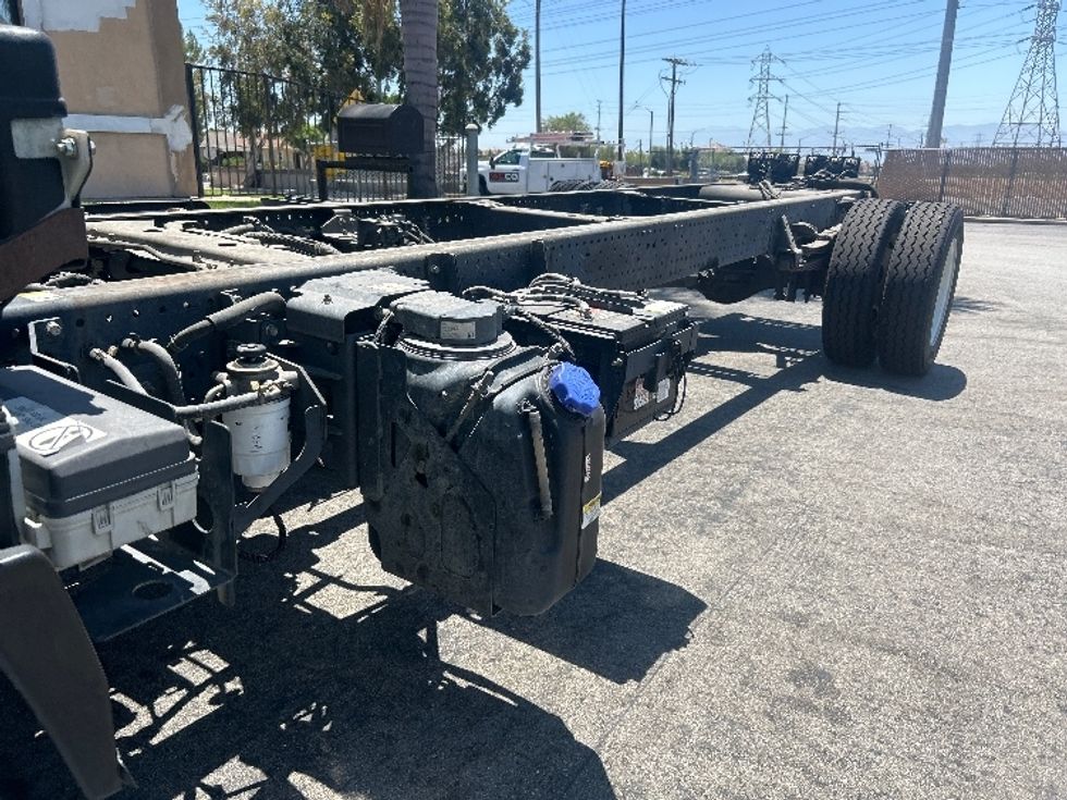 Cab and Chassis Truck-Light and Medium Duty Trucks-Isuzu-2019-NRR-Chino-CA-128,317\n\t\tmiles-$ 37,250 - Image 5