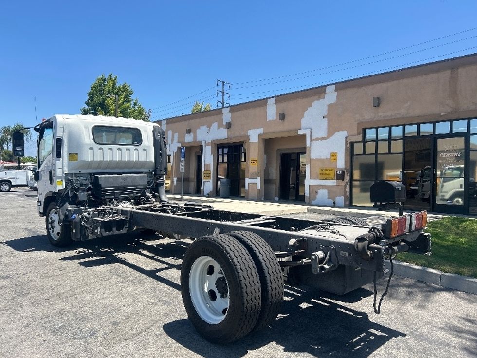 Cab and Chassis Truck-Light and Medium Duty Trucks-Isuzu-2019-NRR-Chino-CA-128,317\n\t\tmiles-$ 37,250 - Image 6