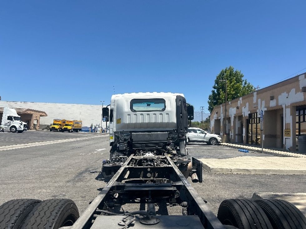 Cab and Chassis Truck-Light and Medium Duty Trucks-Isuzu-2019-NRR-Chino-CA-128,317\n\t\tmiles-$ 37,250 - Image 8