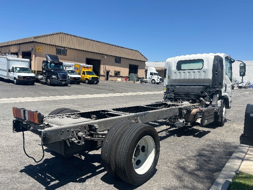 Cab and Chassis Truck-Light and Medium Duty Trucks-Isuzu-2019-NRR-Chino-CA-128,317\n\t\tmiles-$ 37,250 - Image 9