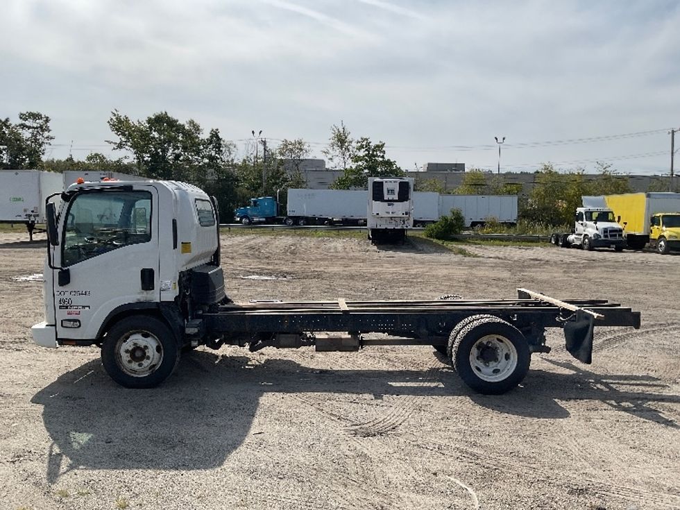 Cab and Chassis Truck-Light and Medium Duty Trucks-Isuzu-2020-NPR EFI-Londonderry-NH-250,038\n\t\tmiles-$ 23,750 - Image 4