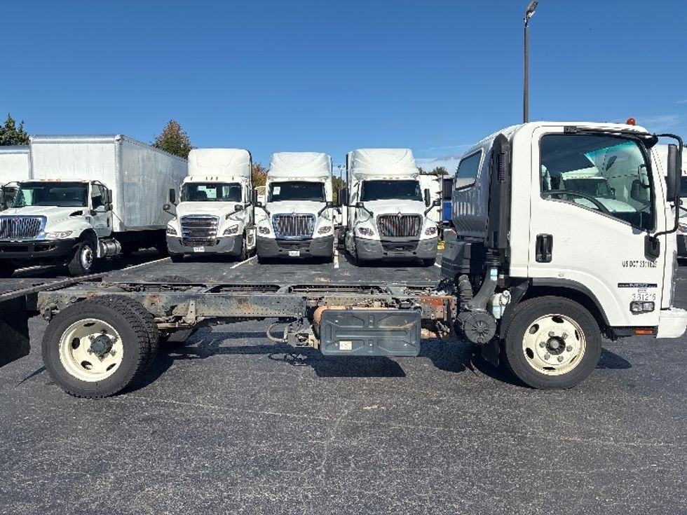 Cab and Chassis Truck-Light and Medium Duty Trucks-Isuzu-2020-NPRXD-Greensboro-NC-141,616\n\t\tmiles-$ 35,250 - Image 10