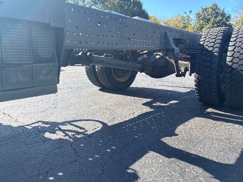 Cab and Chassis Truck-Light and Medium Duty Trucks-Isuzu-2020-NPRXD-Greensboro-NC-141,616\n\t\tmiles-$ 35,250 - Image 5