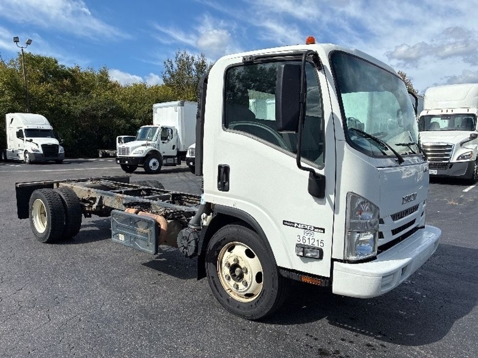 Cab and Chassis Truck-Light and Medium Duty Trucks-Isuzu-2020-NPRXD-Greensboro-NC-179,152\n\t\tmiles-$ 27,750 - Image 1
