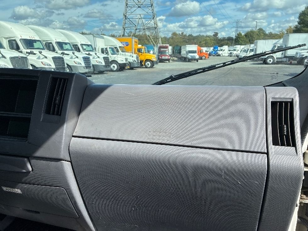 Cab and Chassis Truck-Light and Medium Duty Trucks-Isuzu-2020-NPRXD-Greensboro-NC-179,152\n\t\tmiles-$ 27,750 - Image 16