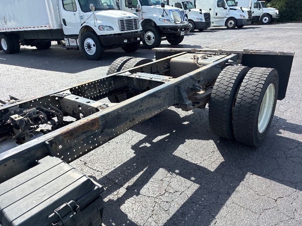 Cab and Chassis Truck-Light and Medium Duty Trucks-Isuzu-2020-NPRXD-Greensboro-NC-179,152\n\t\tmiles-$ 27,750 - Image 20