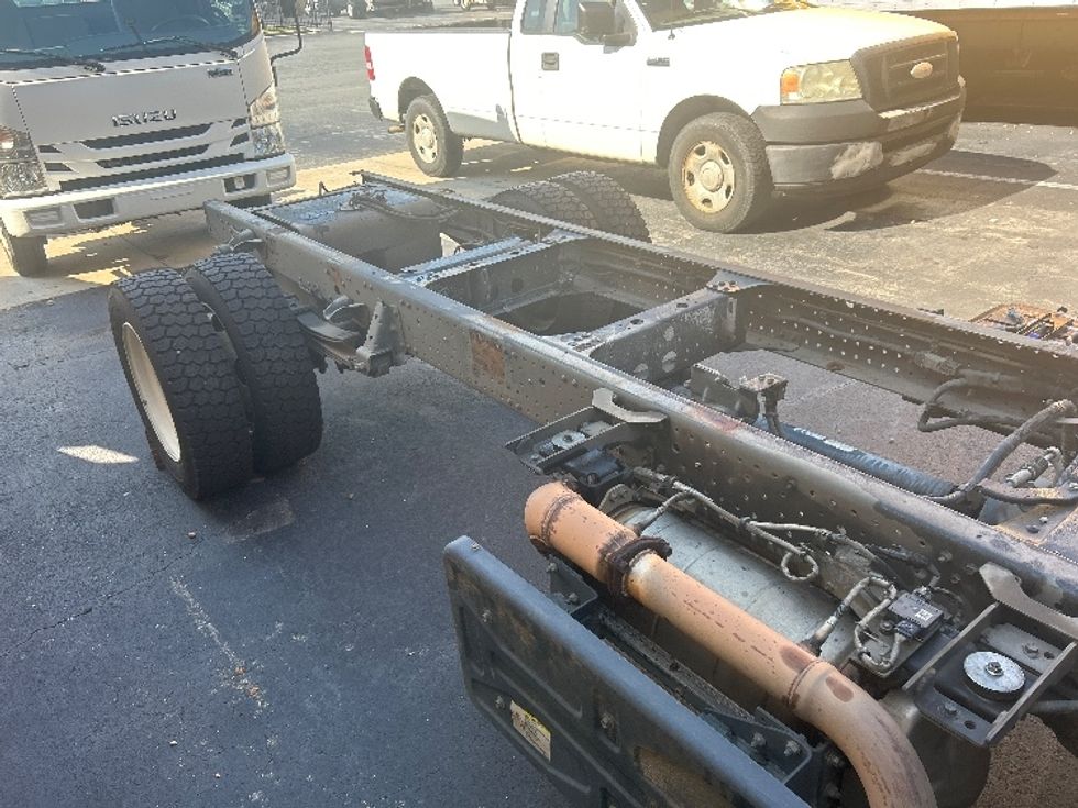 Cab and Chassis Truck-Light and Medium Duty Trucks-Isuzu-2020-NPRXD-Winston Salem-NC-139,000\n\t\tmiles-$ 19,000 - Image 8