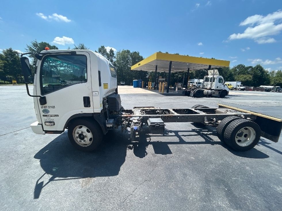 Cab and Chassis Truck-Light and Medium Duty Trucks-Isuzu-2020-NPRXD-Winston Salem-NC-139,262\n\t\tmiles-$ 38,750 - Image 4