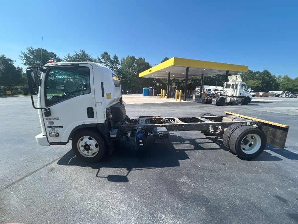 Cab and Chassis Truck-Light and Medium Duty Trucks-Isuzu-2020-NPRXD-Winston Salem-NC-153,260\n\t\tmiles-$ 33,750 - Image 4
