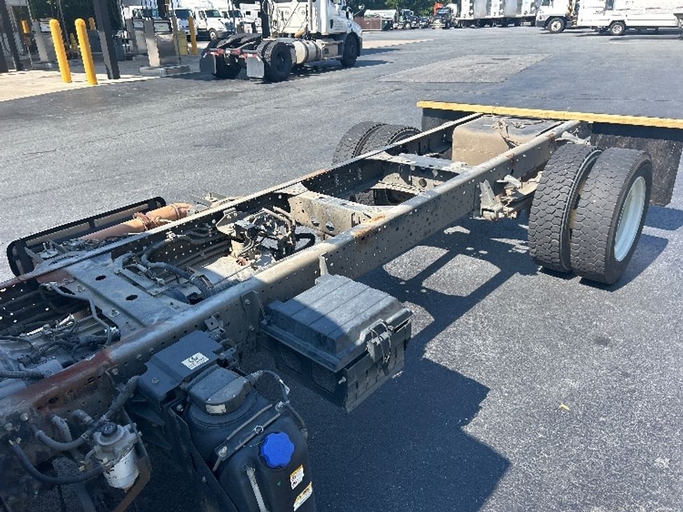 Cab and Chassis Truck-Light and Medium Duty Trucks-Isuzu-2020-NPRXD-Winston Salem-NC-153,260\n\t\tmiles-$ 33,750 - Image 5