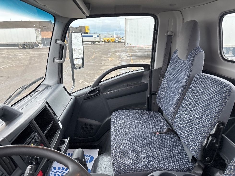 Cab and Chassis Truck-Light and Medium Duty Trucks-Isuzu-2023-NRR-Mississauga-ON-80,577\n\t\tkm-$ 77,750 - Image 15