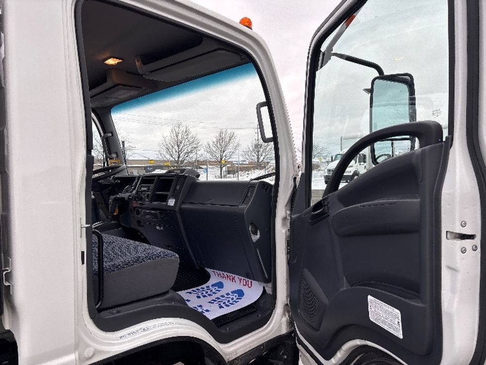 Cab and Chassis Truck-Light and Medium Duty Trucks-Isuzu-2023-NRR-Mississauga-ON-80,577\n\t\tkm-$ 77,750 - Image 16