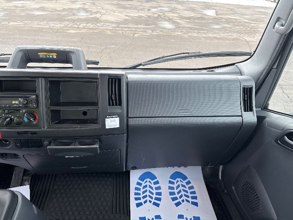 Cab and Chassis Truck-Light and Medium Duty Trucks-Isuzu-2023-NRR-Mississauga-ON-80,577\n\t\tkm-$ 77,750 - Image 17