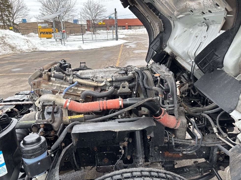 Cab and Chassis Truck-Light and Medium Duty Trucks-Isuzu-2023-NRR-Mississauga-ON-80,577\n\t\tkm-$ 77,750 - Image 19