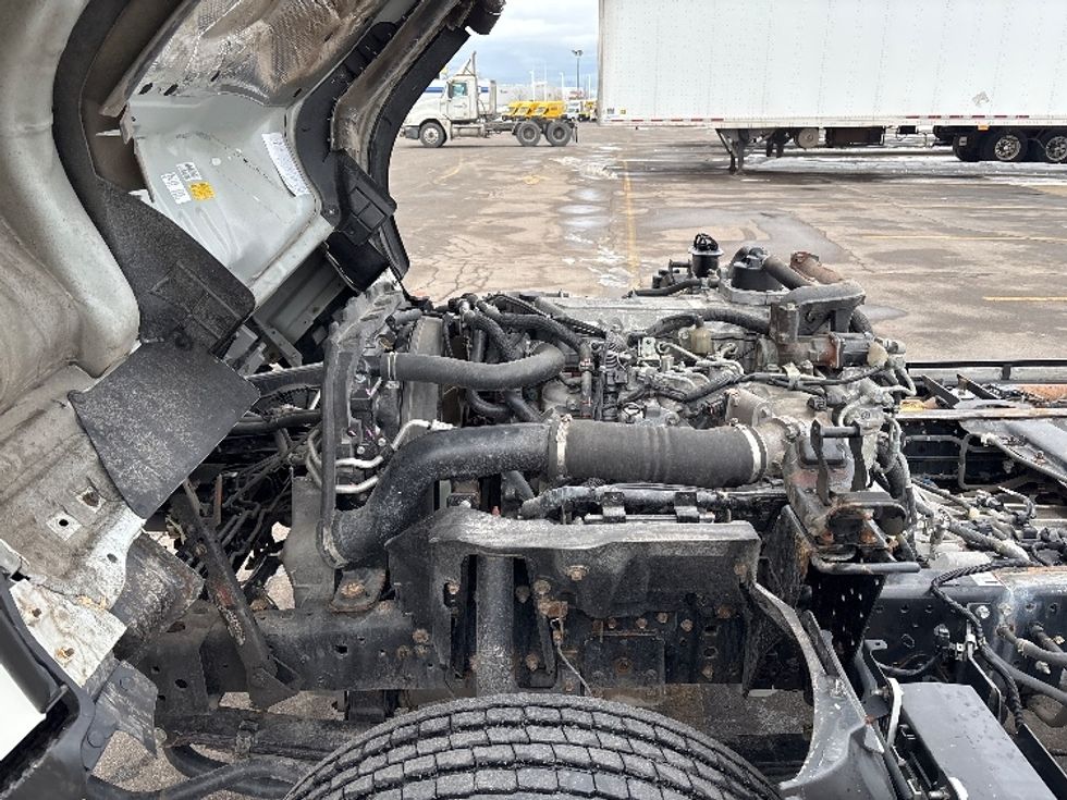 Cab and Chassis Truck-Light and Medium Duty Trucks-Isuzu-2023-NRR-Mississauga-ON-80,577\n\t\tkm-$ 77,750 - Image 20