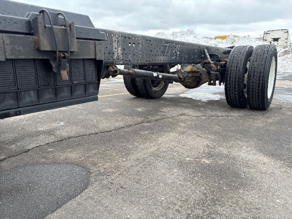 Cab and Chassis Truck-Light and Medium Duty Trucks-Isuzu-2023-NRR-Mississauga-ON-80,577\n\t\tkm-$ 77,750 - Image 5