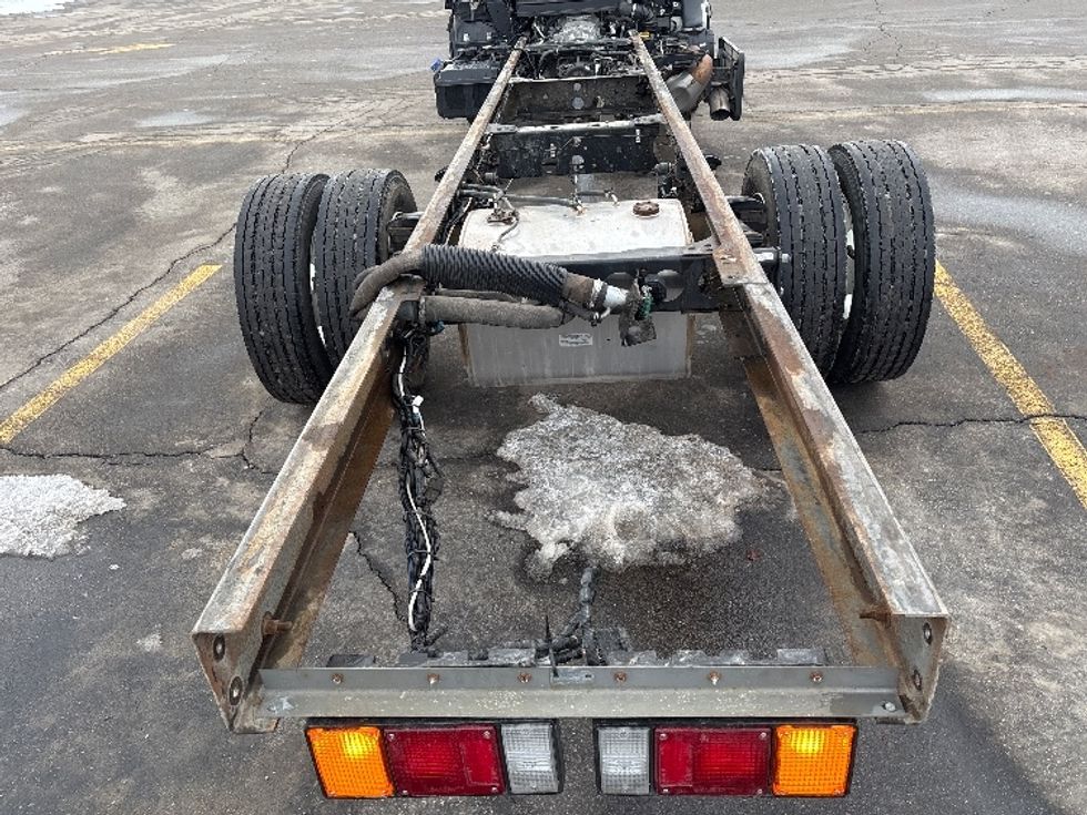 Cab and Chassis Truck-Light and Medium Duty Trucks-Isuzu-2023-NRR-Mississauga-ON-80,577\n\t\tkm-$ 77,750 - Image 8