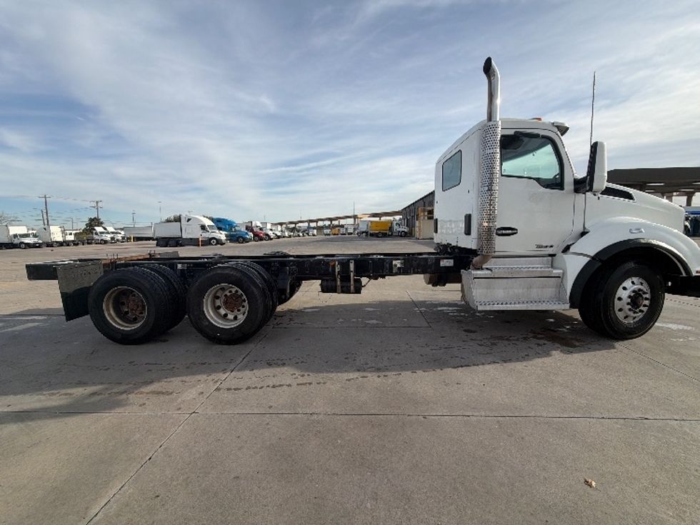 Cab and Chassis Truck-Light and Medium Duty Trucks-Kenworth-2018-T880-Fort Worth-TX-288,467\n\t\tmiles-$ 75,250 - Image 10