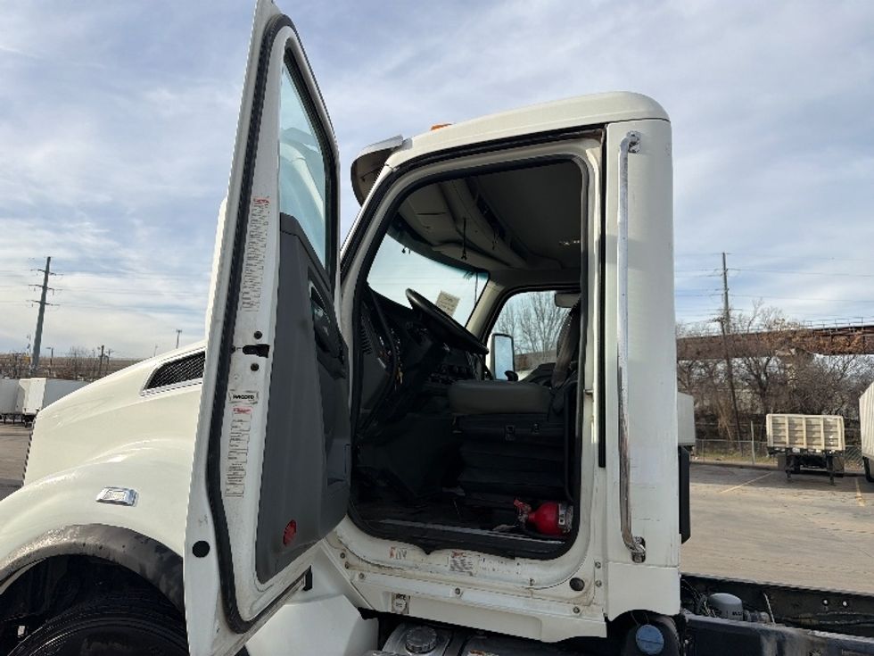 Cab and Chassis Truck-Light and Medium Duty Trucks-Kenworth-2018-T880-Fort Worth-TX-288,467\n\t\tmiles-$ 75,250 - Image 11