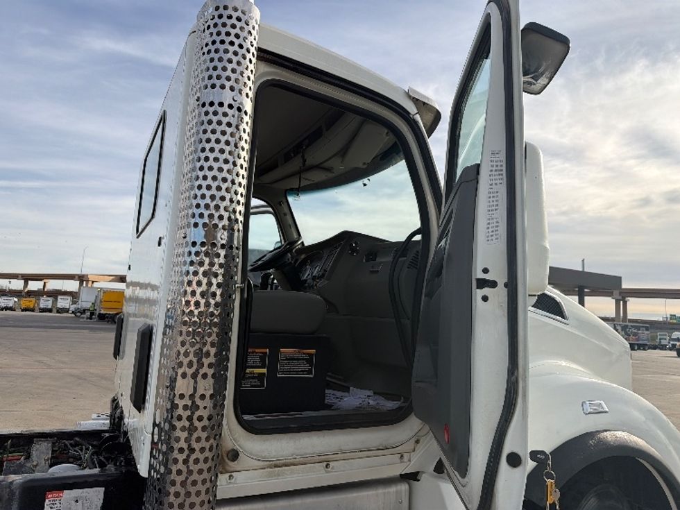 Cab and Chassis Truck-Light and Medium Duty Trucks-Kenworth-2018-T880-Fort Worth-TX-288,467\n\t\tmiles-$ 75,250 - Image 15