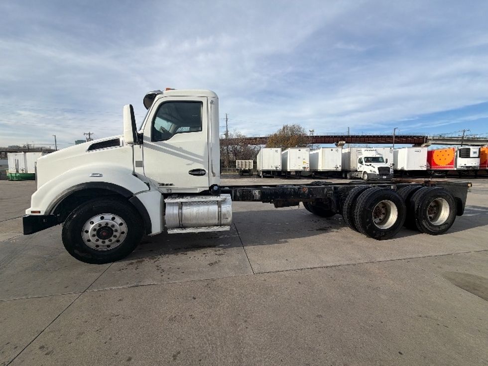 Cab and Chassis Truck-Light and Medium Duty Trucks-Kenworth-2018-T880-Fort Worth-TX-288,467\n\t\tmiles-$ 75,250 - Image 4