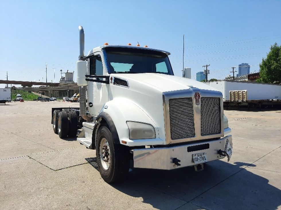 Cab and Chassis Truck-Light and Medium Duty Trucks-Kenworth-2018-T880-Fort Worth-TX-309,633\n\t\tmiles-$ 75,750 - Image 1
