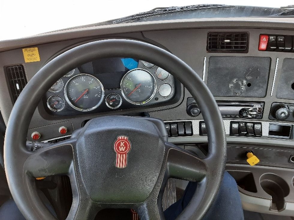 Cab and Chassis Truck-Light and Medium Duty Trucks-Kenworth-2018-T880-Fort Worth-TX-309,633\n\t\tmiles-$ 75,750 - Image 11
