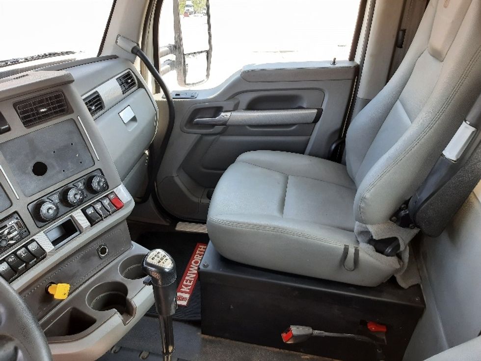 Cab and Chassis Truck-Light and Medium Duty Trucks-Kenworth-2018-T880-Fort Worth-TX-309,633\n\t\tmiles-$ 75,750 - Image 12