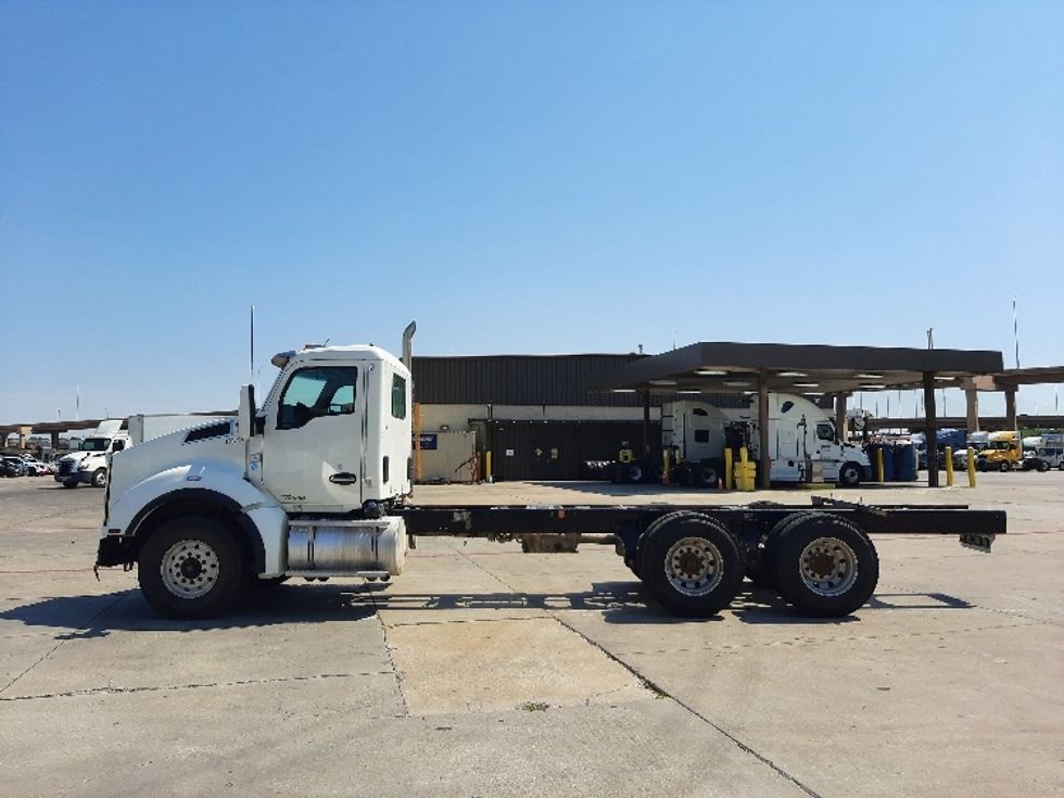 Cab and Chassis Truck-Light and Medium Duty Trucks-Kenworth-2018-T880-Fort Worth-TX-309,633\n\t\tmiles-$ 75,750 - Image 4