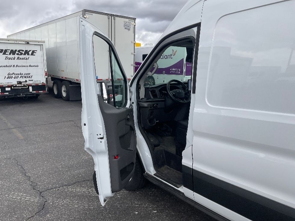 Cargo Van (Panel Van)-Alternative Fuel Trucks & Tractors-Ford-2022-TRAN350E-Albuquerque-NM-2,377\n\t\tmiles-$ 42,500 - Image 16